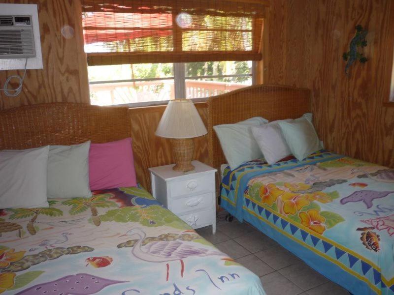 White Sands Inn Маратон Екстер'єр фото