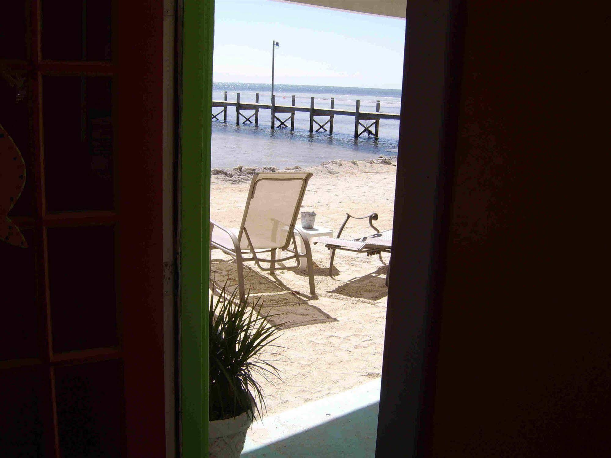 White Sands Inn Маратон Екстер'єр фото